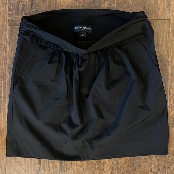 Banana Republic Black Skirt - Picture 3 of 8